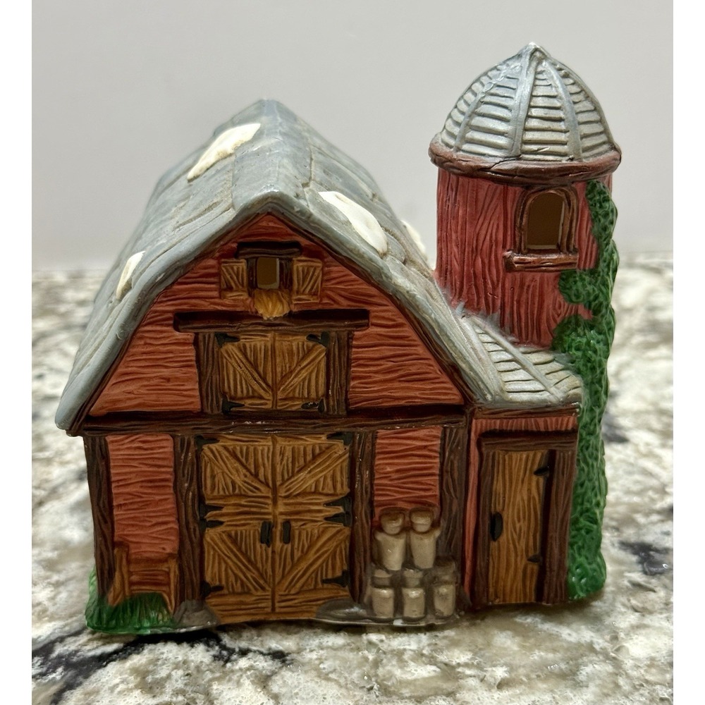 Home Town America Village Barn with Silo Lighted House Figurine New Vtg 1994